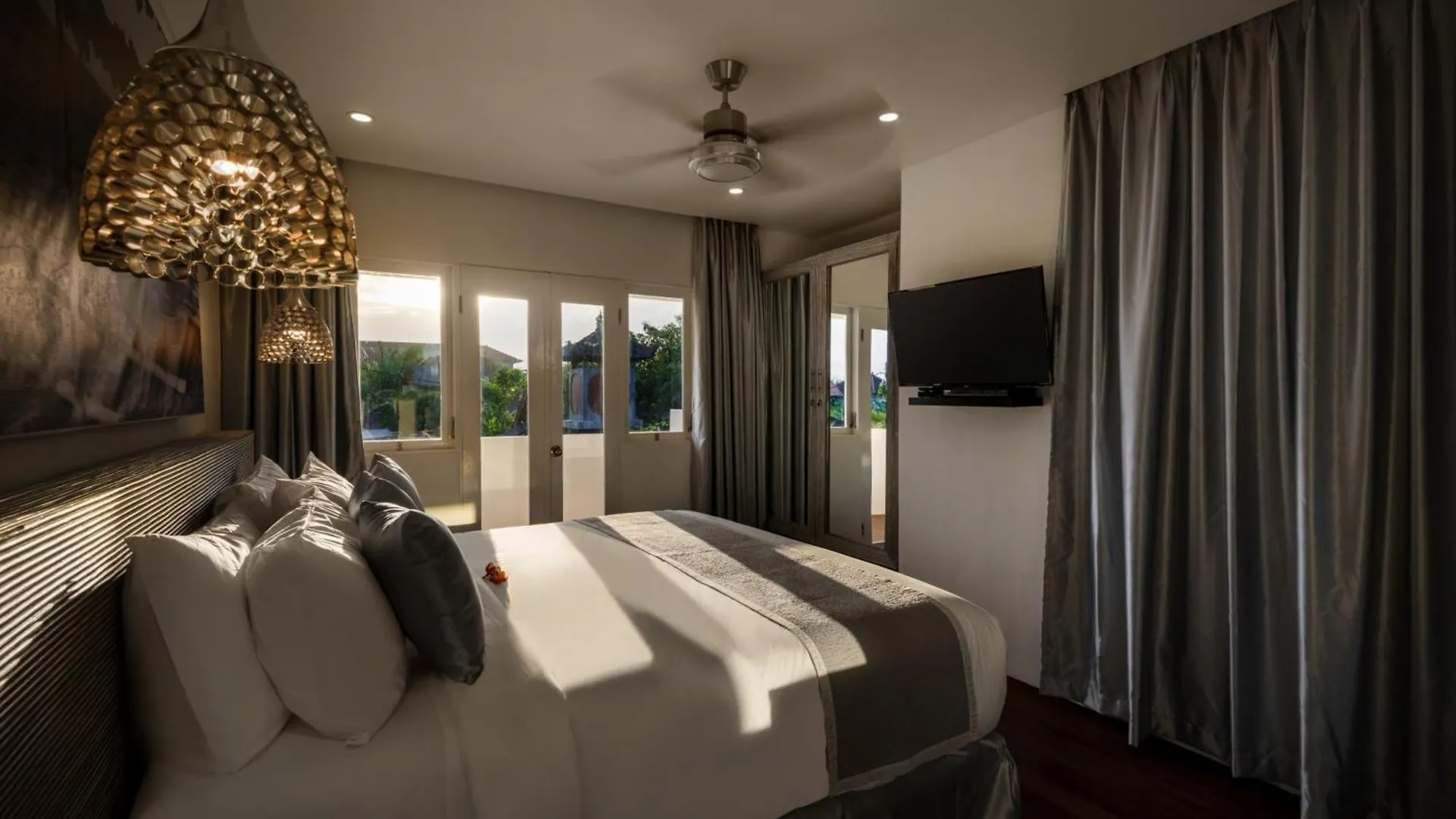 Exquisite 4Br Villa Oasis In Central Seminyak, Bali