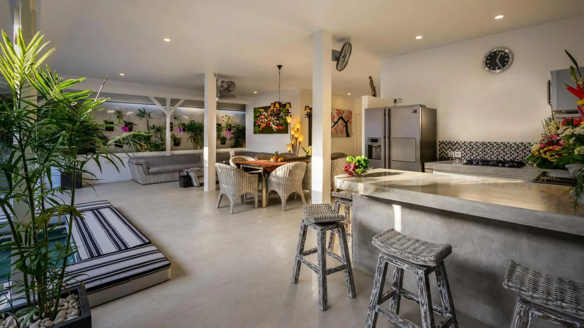 Exquisite 4Br Villa Oasis In Central Seminyak, Bali